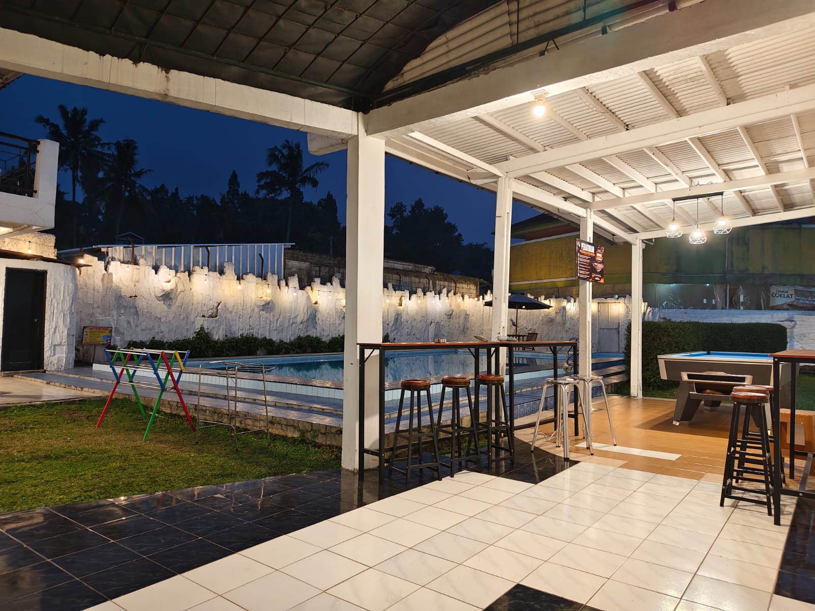 Living Room & Ruang Kumpul Lapang